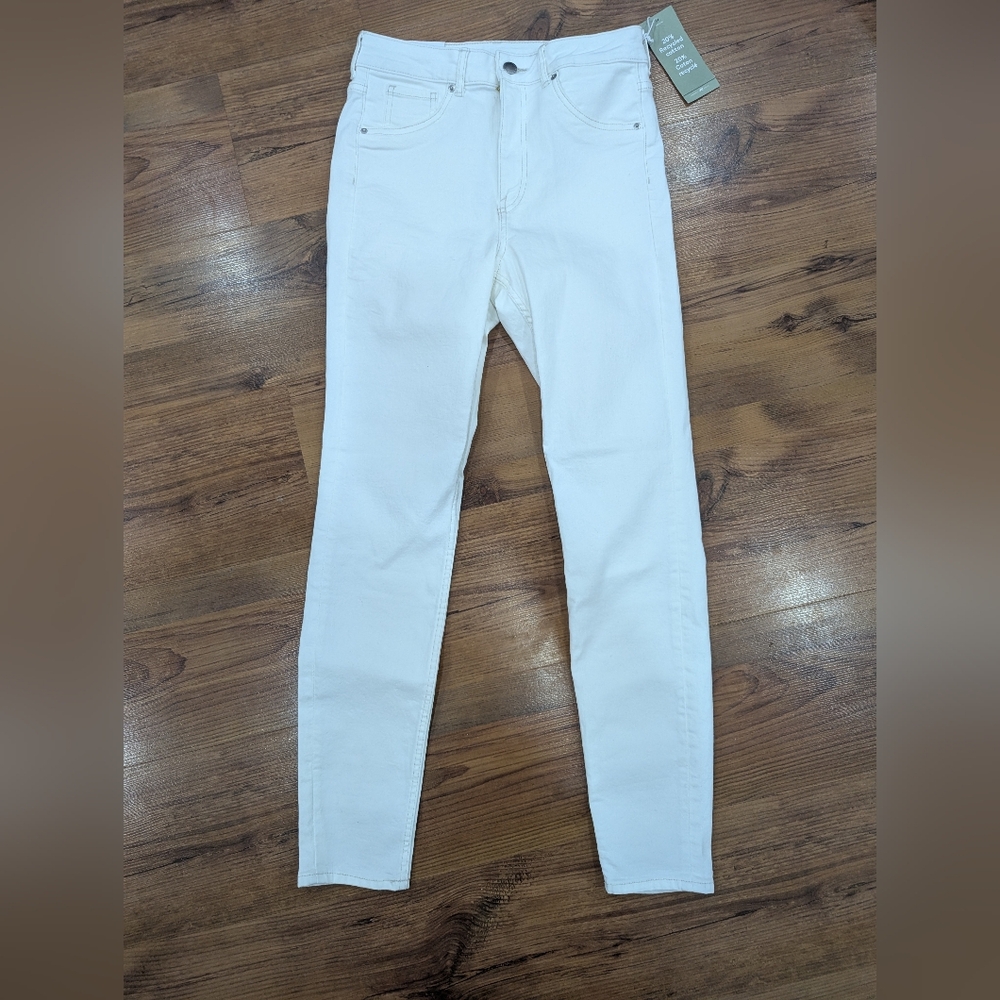 Brand New H&M Women's Ultra High Waist White Curvy Jeggings